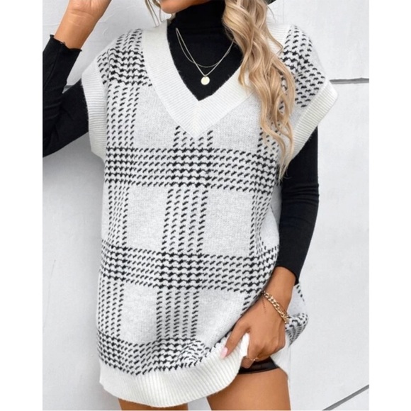 Cozy Plaid Print V Neck Long Vest - Picture 1 of 5